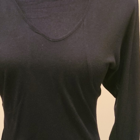 Made in Italy dolman style vneck - Picture 3 of 8